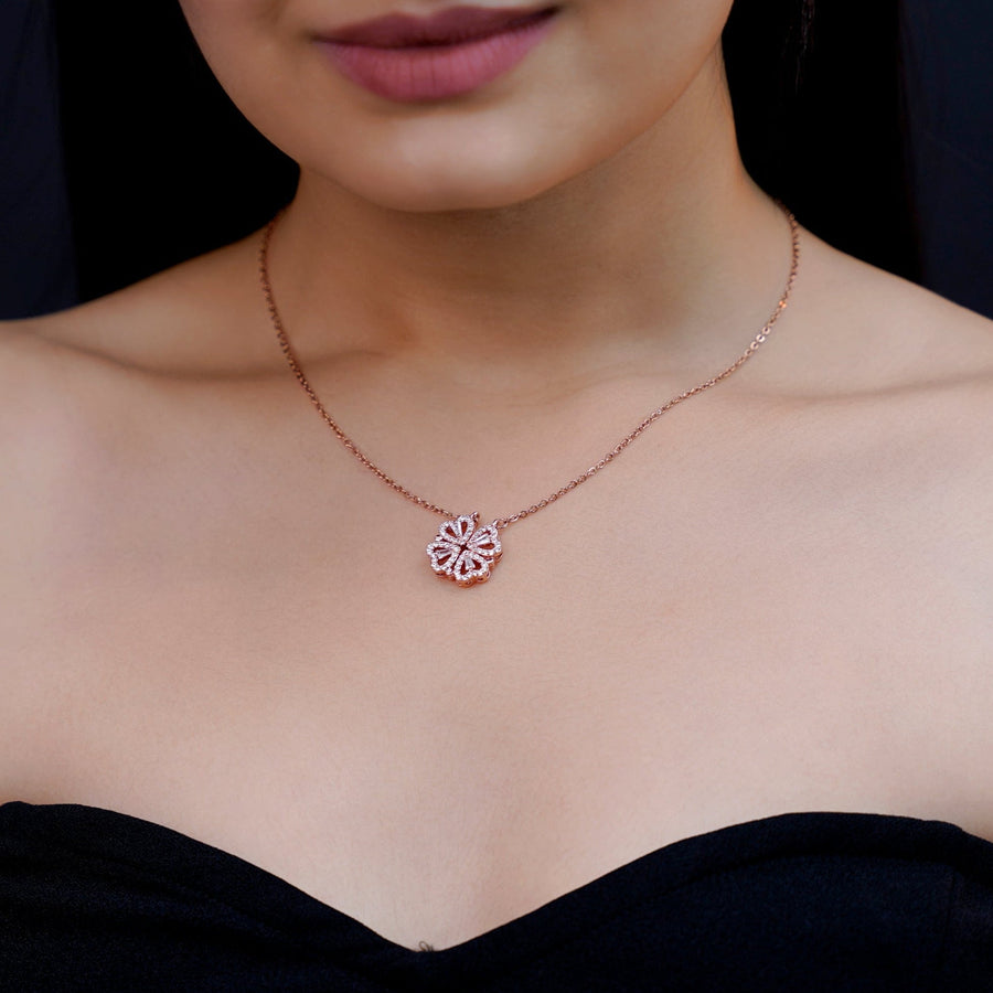 Women NecklaceShiny Clover Necklace